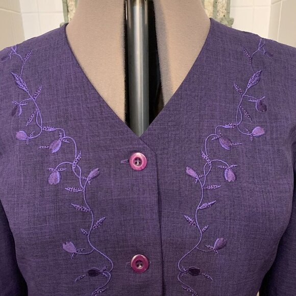 Sag Harbor. Sz 12. Embroidered Long Sleeve Light Weight Blouse or Jacket. B56 - Picture 2 of 4